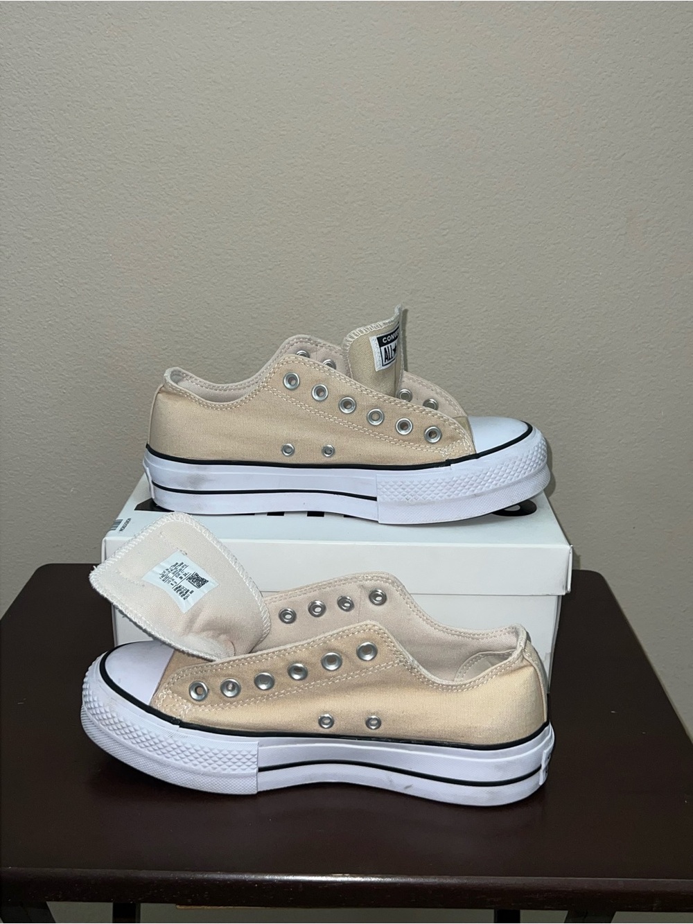Women’s Casual Natural Converse Chuck Taylor All Star Platform Sneakers Sz 8